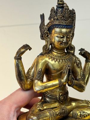 A fine Sino-Tibetan gilt-bronze Buddha, 17/18th C. — photo 15