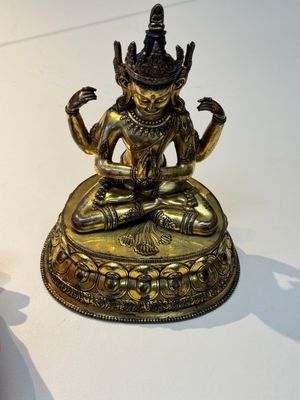 A fine Sino-Tibetan gilt-bronze Buddha, 17/18th C. — photo 5