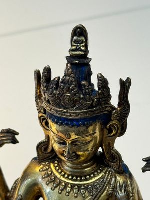 A fine Sino-Tibetan gilt-bronze Buddha, 17/18th C. — photo 8