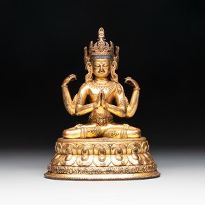 A fine Sino-Tibetan gilt-bronze Buddha, 17/18th C. — photo 1