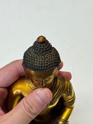 A fine Sino-Tibetan gilt-bronze figure of Buddha Shakyamuni, 17th C. — photo 21