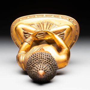 A fine Sino-Tibetan gilt-bronze figure of Buddha Shakyamuni, 17th C. — photo 6
