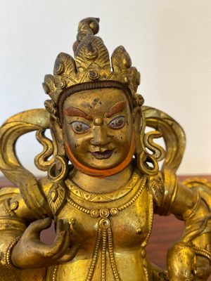 A fine Sino-Tibetan gilt bronze sculpture of Jambhala, 18th C. — 照片 5