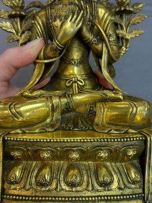 A fine Sino-Tibetan turquoise- and coral-inlaid gilt-bronze Buddha Maitreya, Kangxi — 照片 14