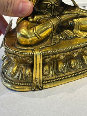 A fine Sino-Tibetan turquoise- and coral-inlaid gilt-bronze Buddha Maitreya, Kangxi — 照片 26