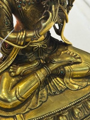 A fine Sino-Tibetan turquoise- and coral-inlaid gilt-bronze Buddha Maitreya, Kangxi — 照片 28