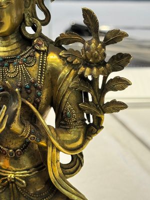 A fine Sino-Tibetan turquoise- and coral-inlaid gilt-bronze Buddha Maitreya, Kangxi — 照片 32