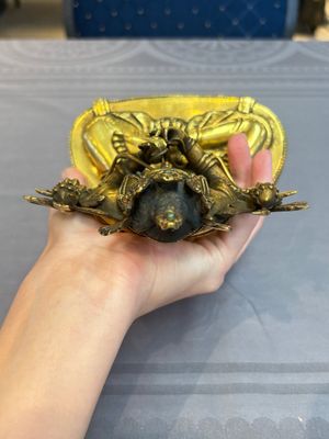 A fine Sino-Tibetan turquoise- and coral-inlaid gilt-bronze Buddha Maitreya, Kangxi — 照片 5