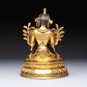 A fine Sino-Tibetan turquoise- and coral-inlaid gilt-bronze Buddha Maitreya, Kangxi — 照片 12