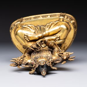 A fine Sino-Tibetan turquoise- and coral-inlaid gilt-bronze Buddha Maitreya, Kangxi — 照片 14