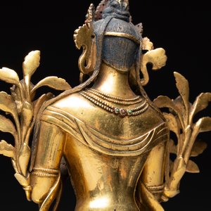 A fine Sino-Tibetan turquoise- and coral-inlaid gilt-bronze Buddha Maitreya, Kangxi — 照片 5