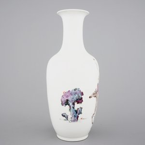 A fine slender Chinese famille rose porcelain vase, 19th C. — photo 4