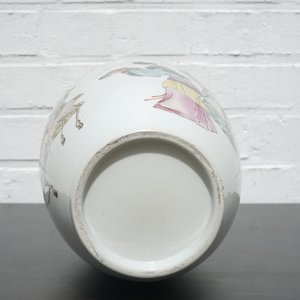 A fine slender Chinese famille rose porcelain vase, 19th C. — photo 7