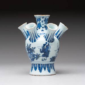 A fine small blue and white Dutch Delft chinoiserie tulip vase, late 17th C. — photo 2