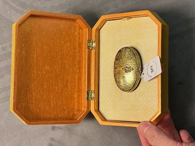 A fine Thai gilt silver box and cover, 20th C. — photo 1