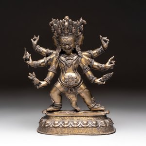 A fine Tibetan bronze sculpture of Mahakala, 19th C. — foto 1