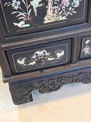 A fine Vietnamese mother-of-pearl-inlaid wooden cabinet, 19th C. — photo 14