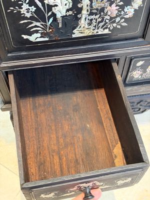 A fine Vietnamese mother-of-pearl-inlaid wooden cabinet, 19th C. — photo 21