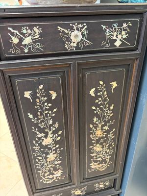 A fine Vietnamese mother-of-pearl-inlaid wooden cabinet, 19th C. — photo 24