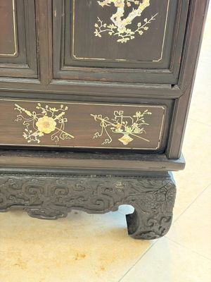 A fine Vietnamese mother-of-pearl-inlaid wooden cabinet, 19th C. — photo 7