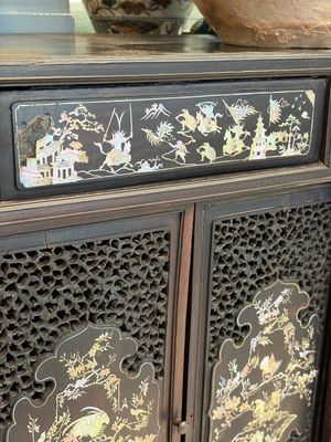 A fine Vietnamese mother-of-pearl-inlaid wooden cabinet, 19th C. — photo 10