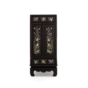 A fine Vietnamese mother-of-pearl-inlaid wooden cabinet, 19th C. — photo 4
