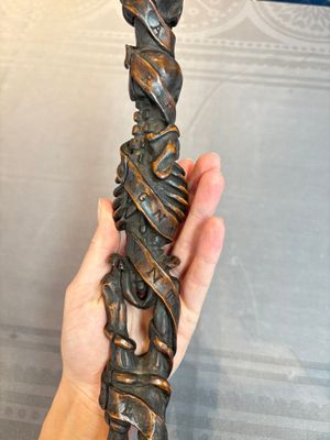 A finely carved boxwood 'vanitas' or 'memento mori' stick, 18/19th C. — 照片 11