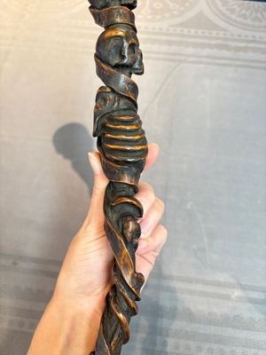 A finely carved boxwood 'vanitas' or 'memento mori' stick, 18/19th C. — 照片 12