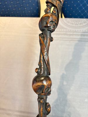 A finely carved boxwood 'vanitas' or 'memento mori' stick, 18/19th C. — 照片 19
