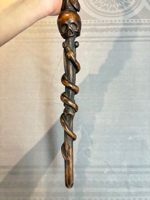 A finely carved boxwood 'vanitas' or 'memento mori' stick, 18/19th C. — 照片 21