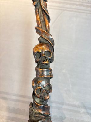 A finely carved boxwood 'vanitas' or 'memento mori' stick, 18/19th C. — 照片 5