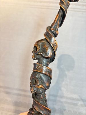 A finely carved boxwood 'vanitas' or 'memento mori' stick, 18/19th C. — 照片 6