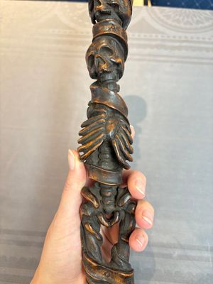 A finely carved boxwood 'vanitas' or 'memento mori' stick, 18/19th C. — 照片 9