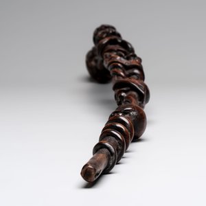 A finely carved boxwood 'vanitas' or 'memento mori' stick, 18/19th C. — 照片 6