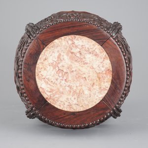 A finely carved Chinese hardwood marble top vase stand, 19th C. — photo 5