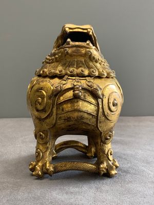 A finely cast Chinese gilt-bronze 'luduan' censer, possibly Ming — 照片 1