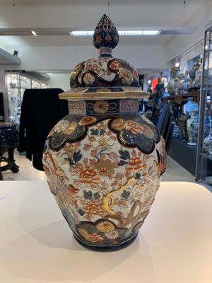 A five-piece Imari-style garniture with birds among flowering branches, incl. 3 stands, Samson, Paris, 19th C. — photo 28