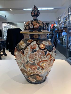 A five-piece Imari-style garniture with birds among flowering branches, incl. 3 stands, Samson, Paris, 19th C. — photo 31