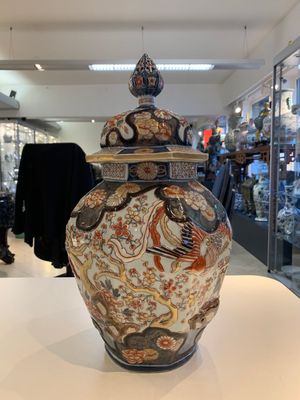 A five-piece Imari-style garniture with birds among flowering branches, incl. 3 stands, Samson, Paris, 19th C. — photo 37