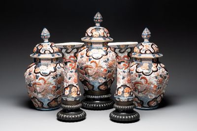 A five-piece Imari-style garniture with birds among flowering branches, incl. 3 stands, Samson, Paris, 19th C.