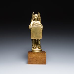 A Flemish brass sculpture of a winged angel with shield, 19th C. — 照片 2