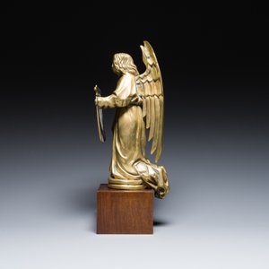 A Flemish brass sculpture of a winged angel with shield, 19th C. — 照片 5