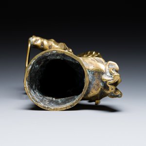 A Flemish brass sculpture of a winged angel with shield, 19th C. — 照片 6