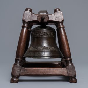 A Flemish bronze bell inscribed: 'Cast in Bruges by F. Brondel', 19th C. — photo 3