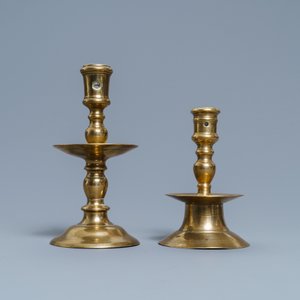 A Flemish bronze capstan candlestick and a disc candlestick, 16/17th C. — photo 2