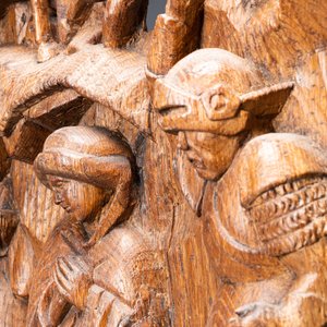 A Flemish carved oak retable fragment: 'Roman soldiers on mount Golgotha', ca. 1500 — 照片 6