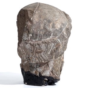 A Flemish carved stone bishop's head, 15/16th C. — 照片 4