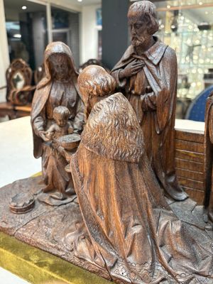 A Flemish carved wooden 'Adoration of the Magi' group, 18th C. — 照片 15