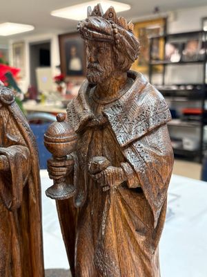 A Flemish carved wooden 'Adoration of the Magi' group, 18th C. — 照片 22