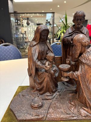 A Flemish carved wooden 'Adoration of the Magi' group, 18th C. — 照片 5